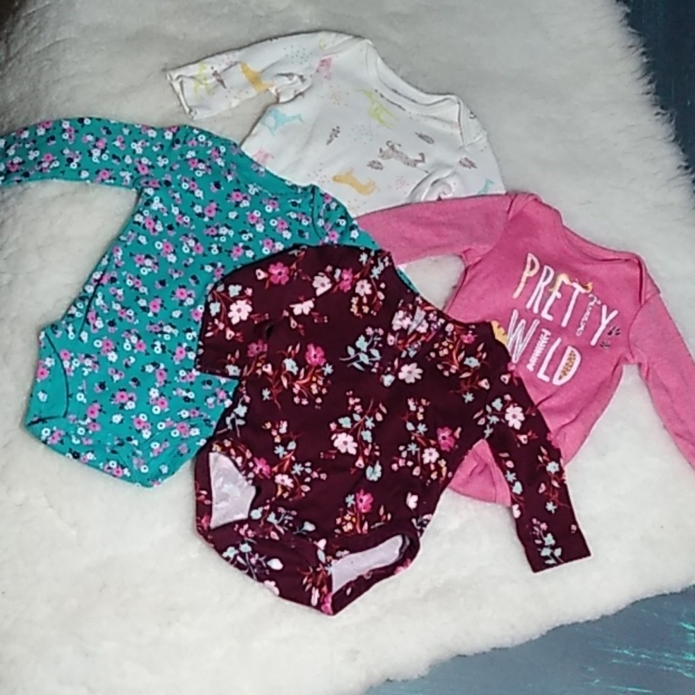 Lot of 4 0-3months onesies